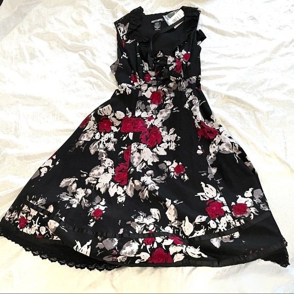 NWT Hot Topic red and black floral ruffle dress - Picture 3 of 14